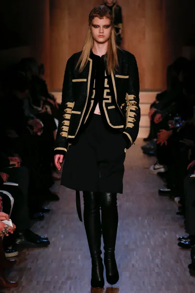 Look 24